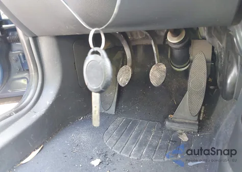 2006 Mini Cooper z USA, uszkodzony, nr VIN WMWRF33526TF63752